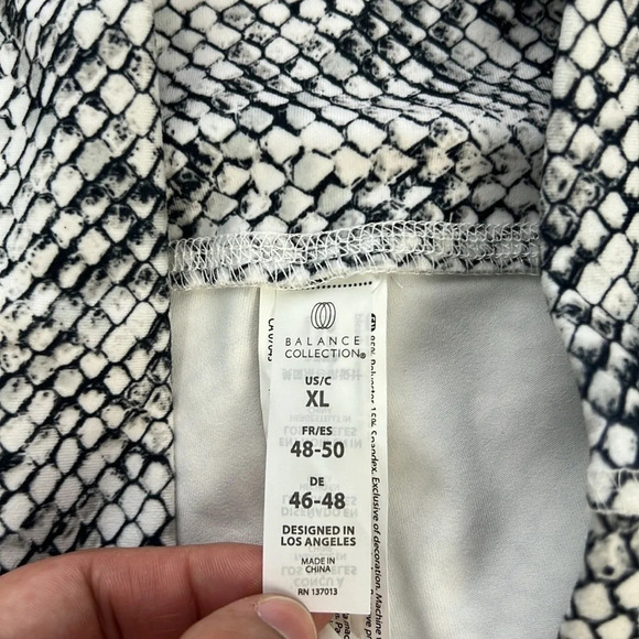 Balance Collection New XL White Tonel Snake Print Side Seam Pocket Soft Legging - Picture 3 of 6